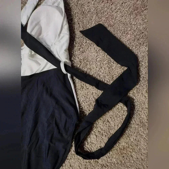 Time and Tru Black and White Colorblock one piece Swimsuit - Picture 7 of 12